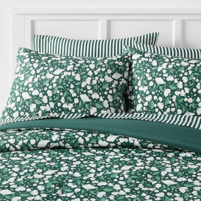  Floral Printed Microfiber Reversible Comforter & Sheets Set Dark Green - Room Essentials™